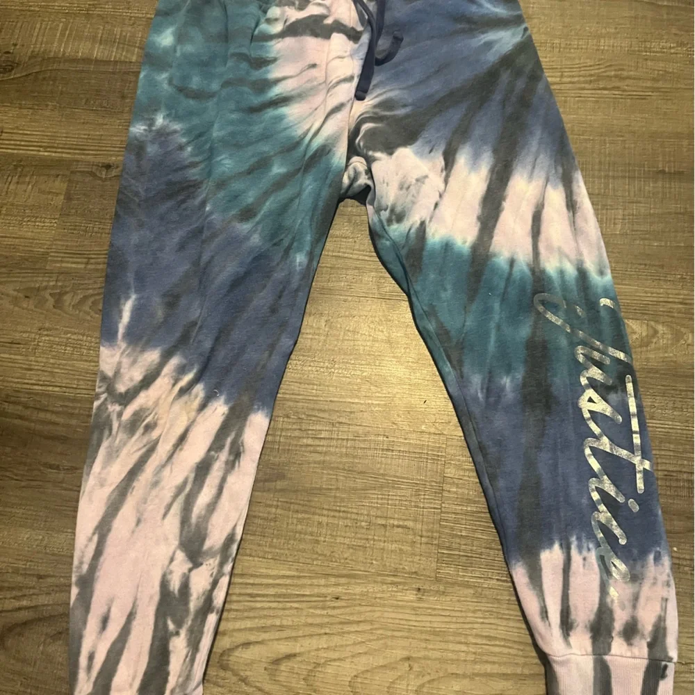 Justice Joggers and top 20/22